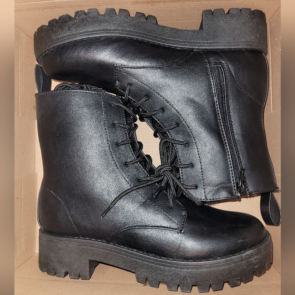 Rouge Black Lace-Up Zip-Up Ankle Boots Size 7.5 NEW
